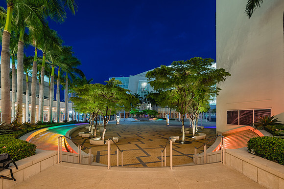 20170614_Arsht_Center_Fountain_73A9075