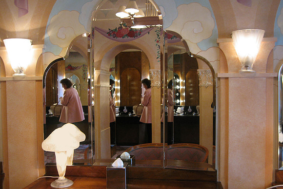 Maxi Cohen, Claridge Hotel, London 2008