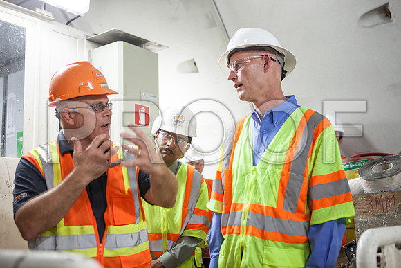 20120614-DG_Govenor_Rick_Scott_Visite_MT_Miami_FL_IMG-6635