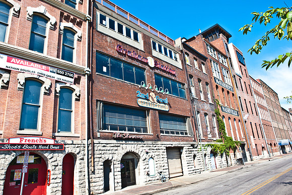 0014_DG_Nashville_TN_USA_2009_5L8Y0212