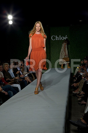 7016_DG_CLOE_FASHION_FISHER_11282011_AL1B2966