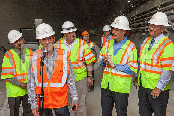 20120614-DG_Govenor_Rick_Scott_Visite_MT_Miami_FL_IMG-7006
