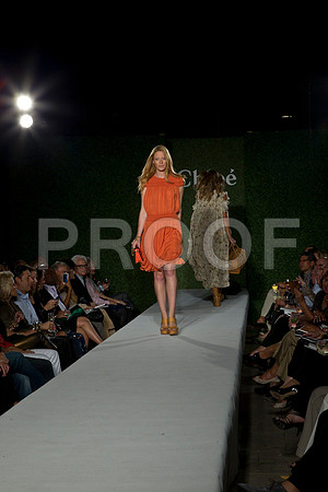 7016_DG_CLOE_FASHION_FISHER_11282011_AL1B2963