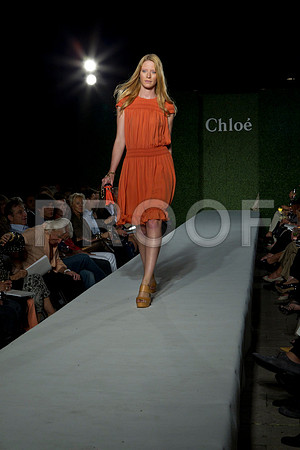 7016_DG_CLOE_FASHION_FISHER_11282011_AL1B2968